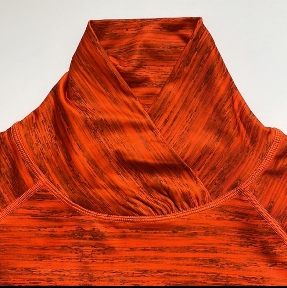 Women's Reebok warm weather modified turtleneck sports layer - Picture 2 of 6